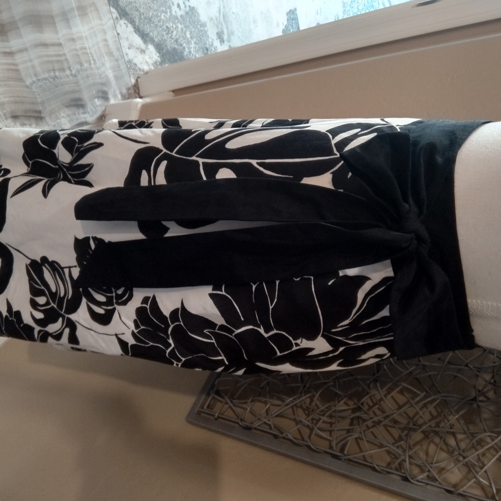 White House Black Market Silk Palm Print Circle Skirt with Waist Tie - Picture 2 of 7